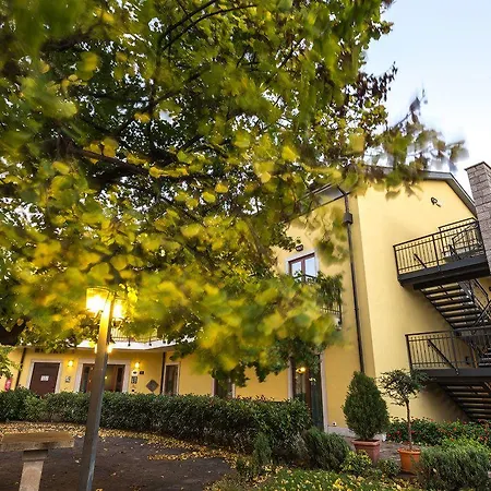 Dependance Lipa 2* 바소비짜