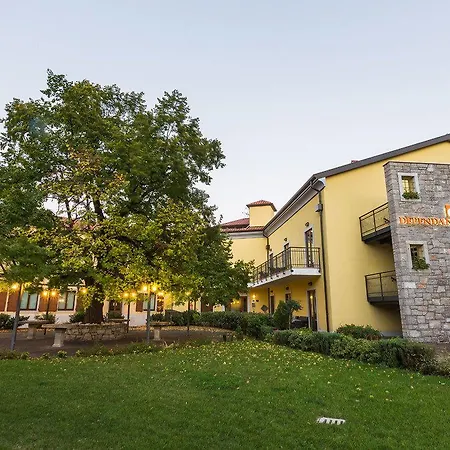 Dependance Lipa 호텔 2*